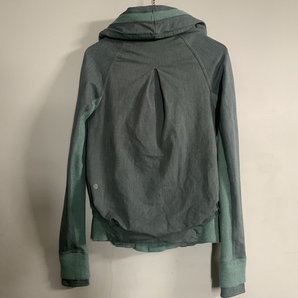 Lululemon to class jacket - Picture 13 of 16